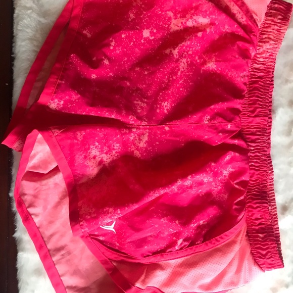 Old navy running shorts - Picture 2 of 3